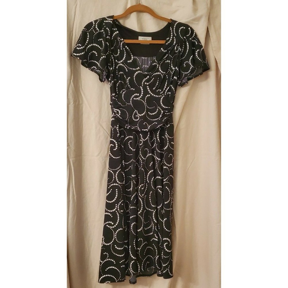 Van Huesen Dress- black and white patterned Size
